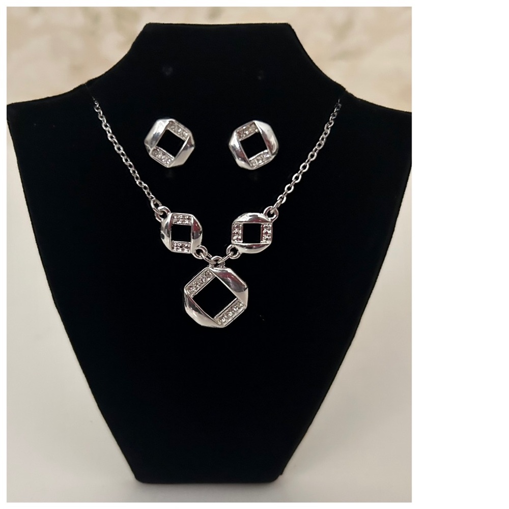 2pcs Set Silver Rhinestone Earrings and matching Necklace